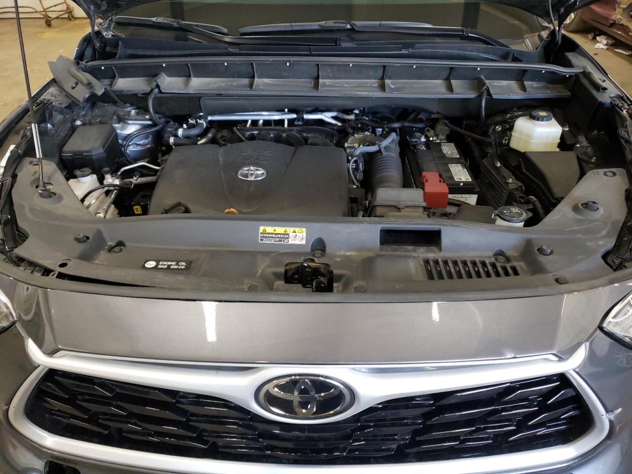 5TDGZRBH6NS201031 2022 Toyota Highlander Xle