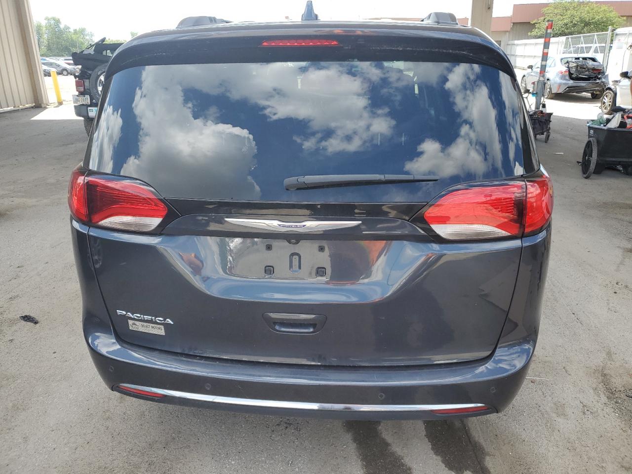 2C4RC1BG6LR284498 2020 Chrysler Pacifica Touring L