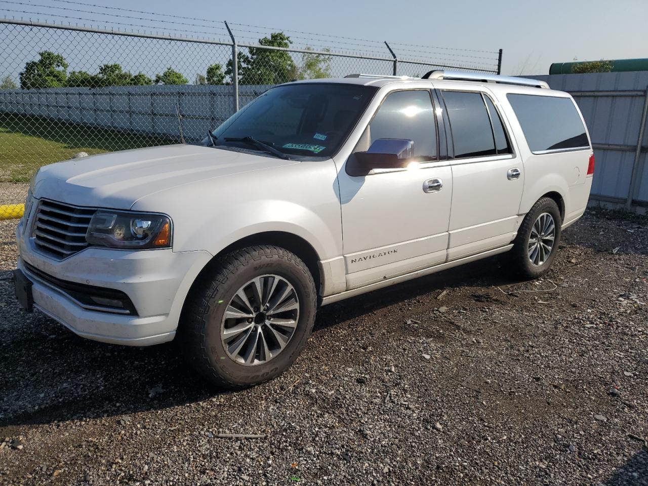 5LMJJ3HT8FEJ12843 2015 Lincoln Navigator L