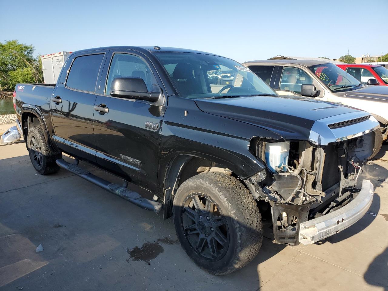 5TFDW5F13KX784617 2019 Toyota Tundra Crewmax Sr5