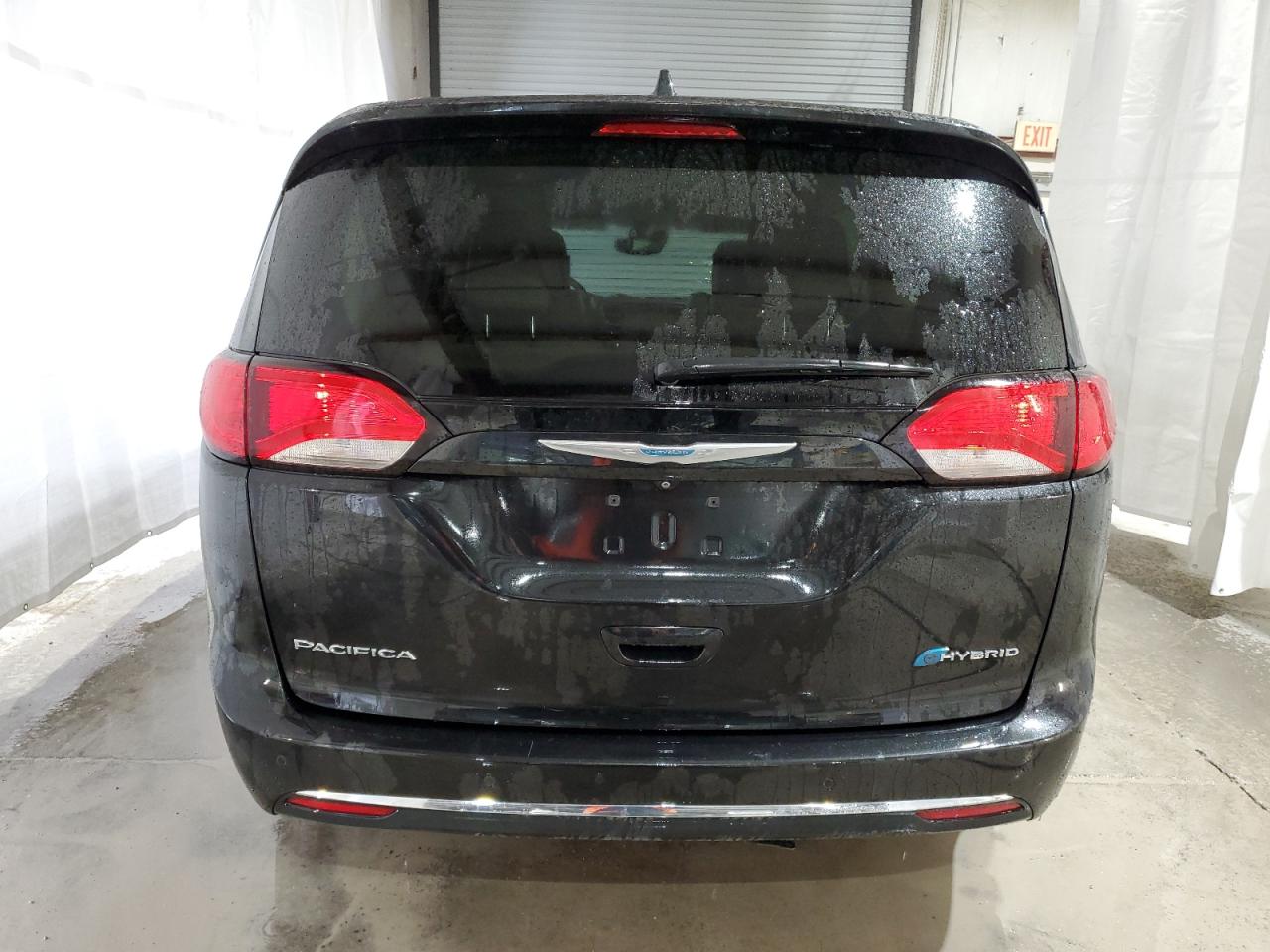 2C4RC1N71JR133447 2018 Chrysler Pacifica Hybrid Limited