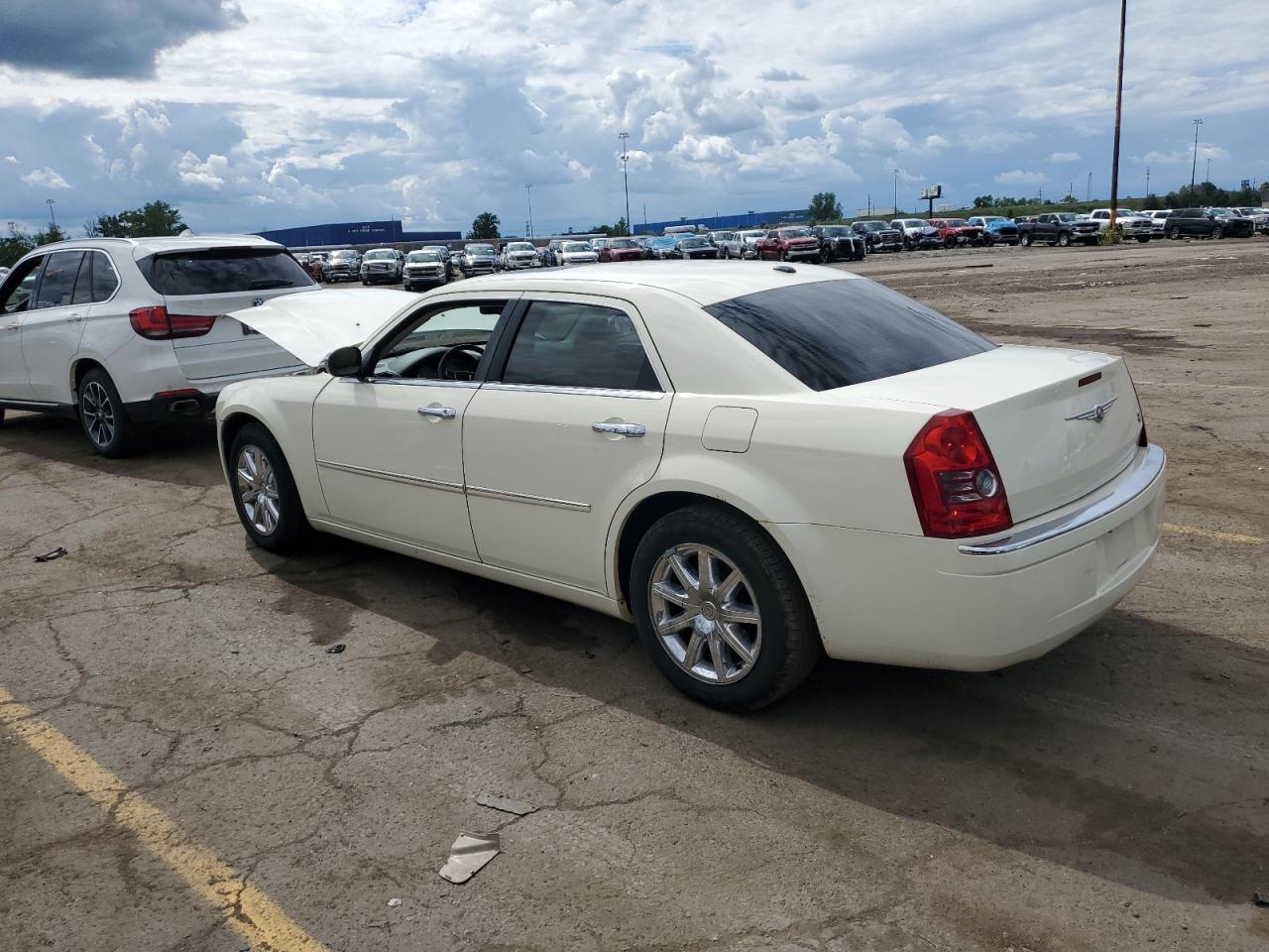 2C3CA3CV7AH117563 2010 Chrysler 300 Limited