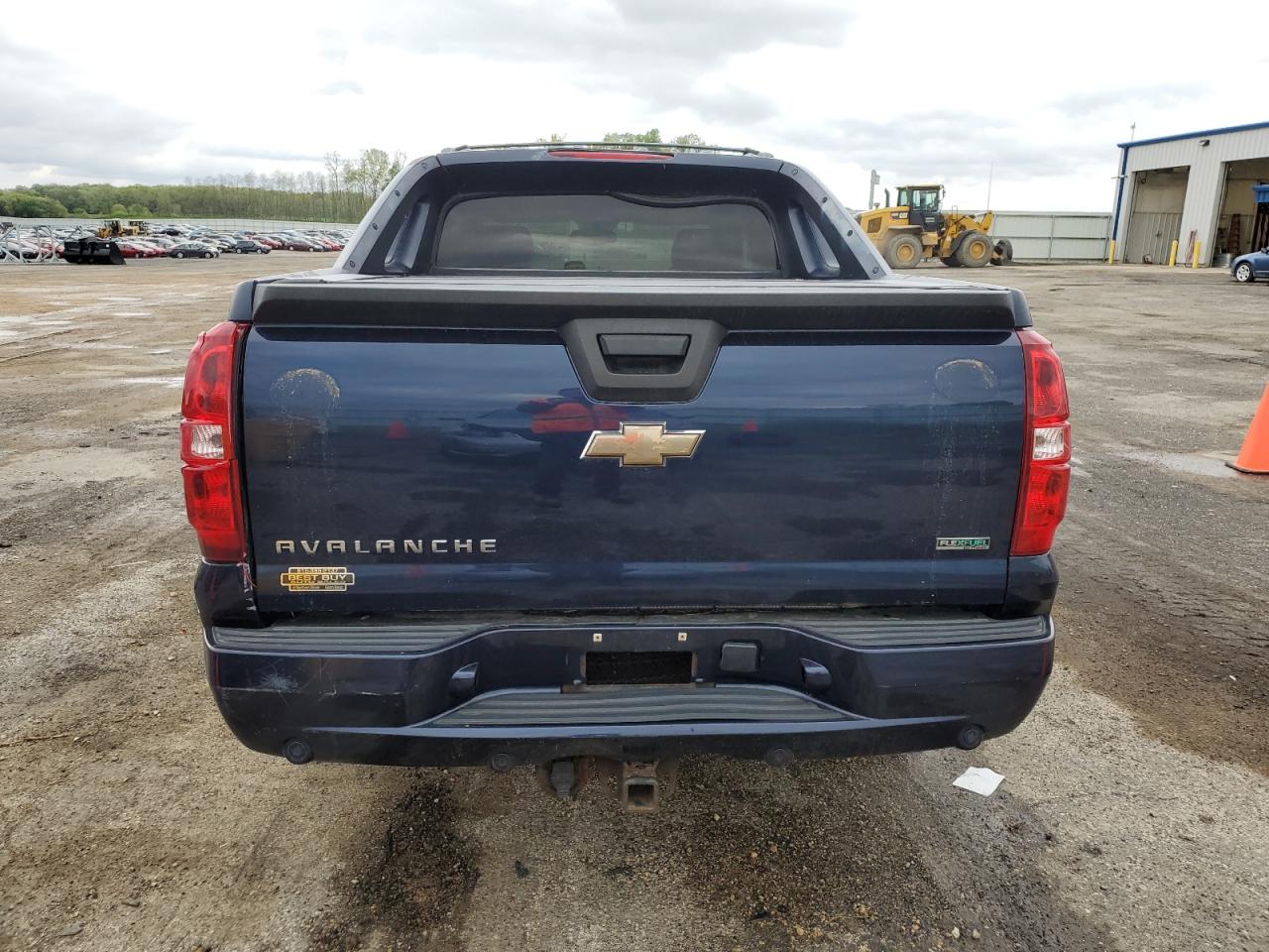 3GNTKFE3XBG105325 2011 Chevrolet Avalanche Lt