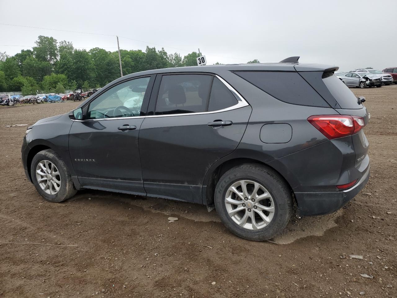 2GNAXJEV8J6335601 2018 Chevrolet Equinox Lt