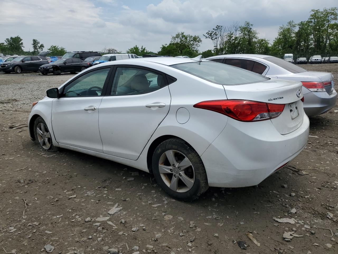 5NPDH4AE8DH357575 2013 Hyundai Elantra Gls