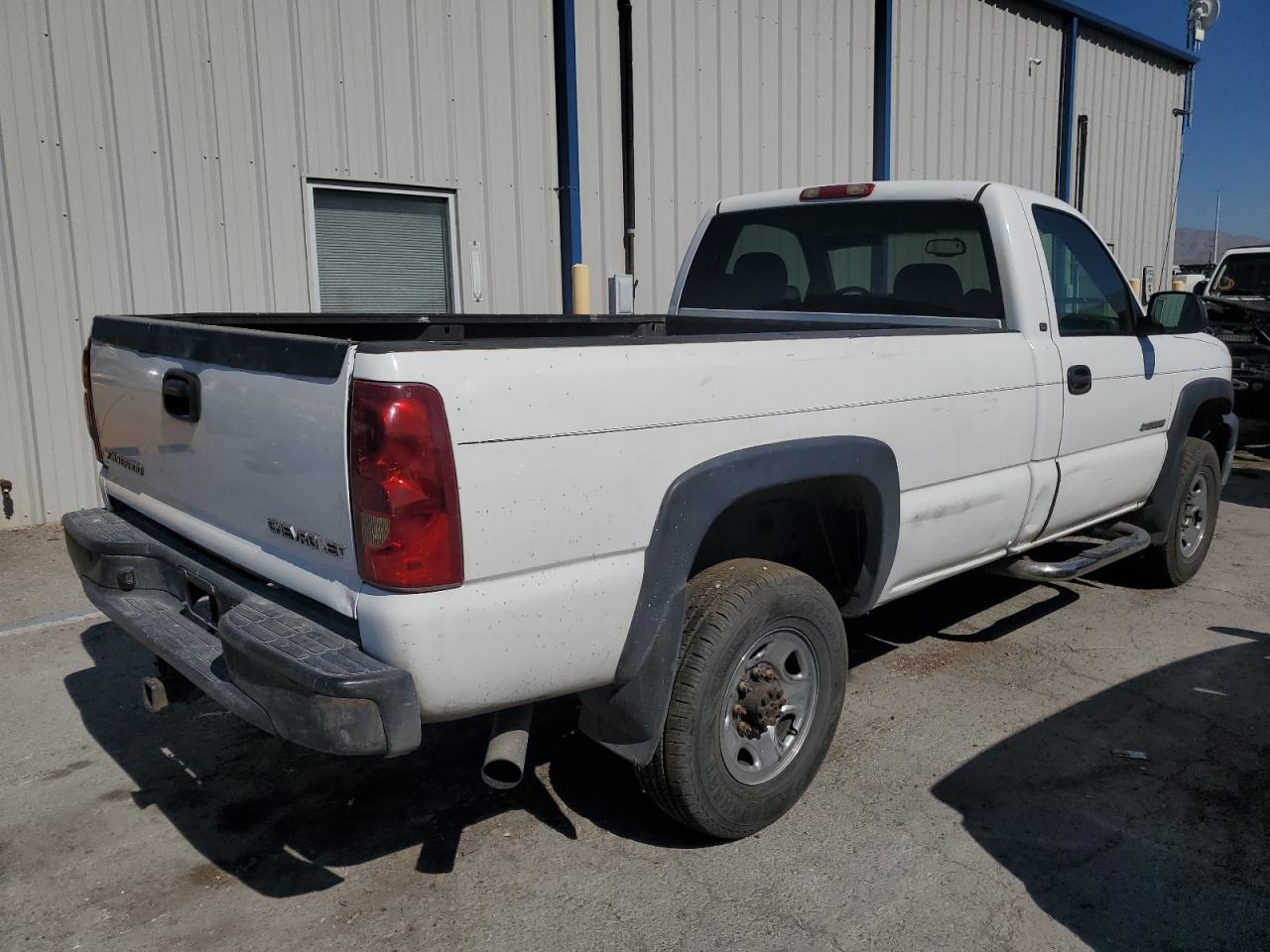 1GCHC24UX3E137778 2003 Chevrolet Silverado C2500 Heavy Duty