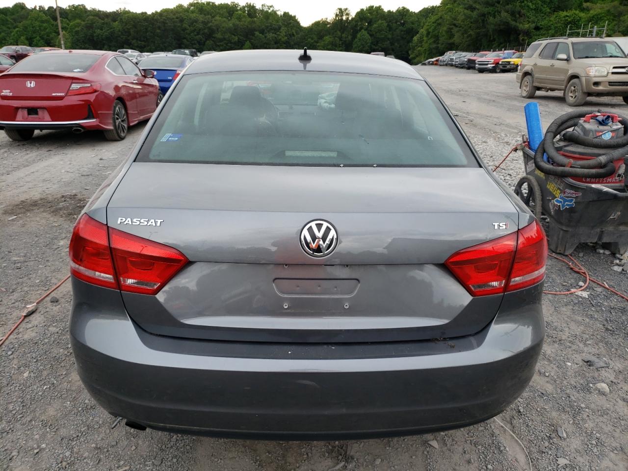 2015 Volkswagen Passat S vin: 1VWAT7A30FC099971