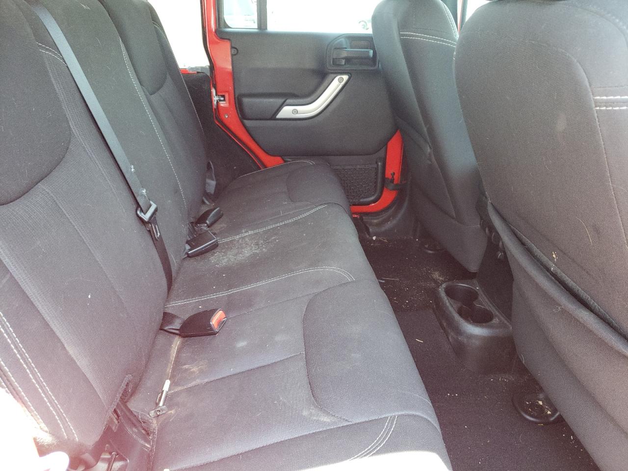 1C4BJWEG9FL558970 2015 Jeep Wrangler Unlimited Sahara