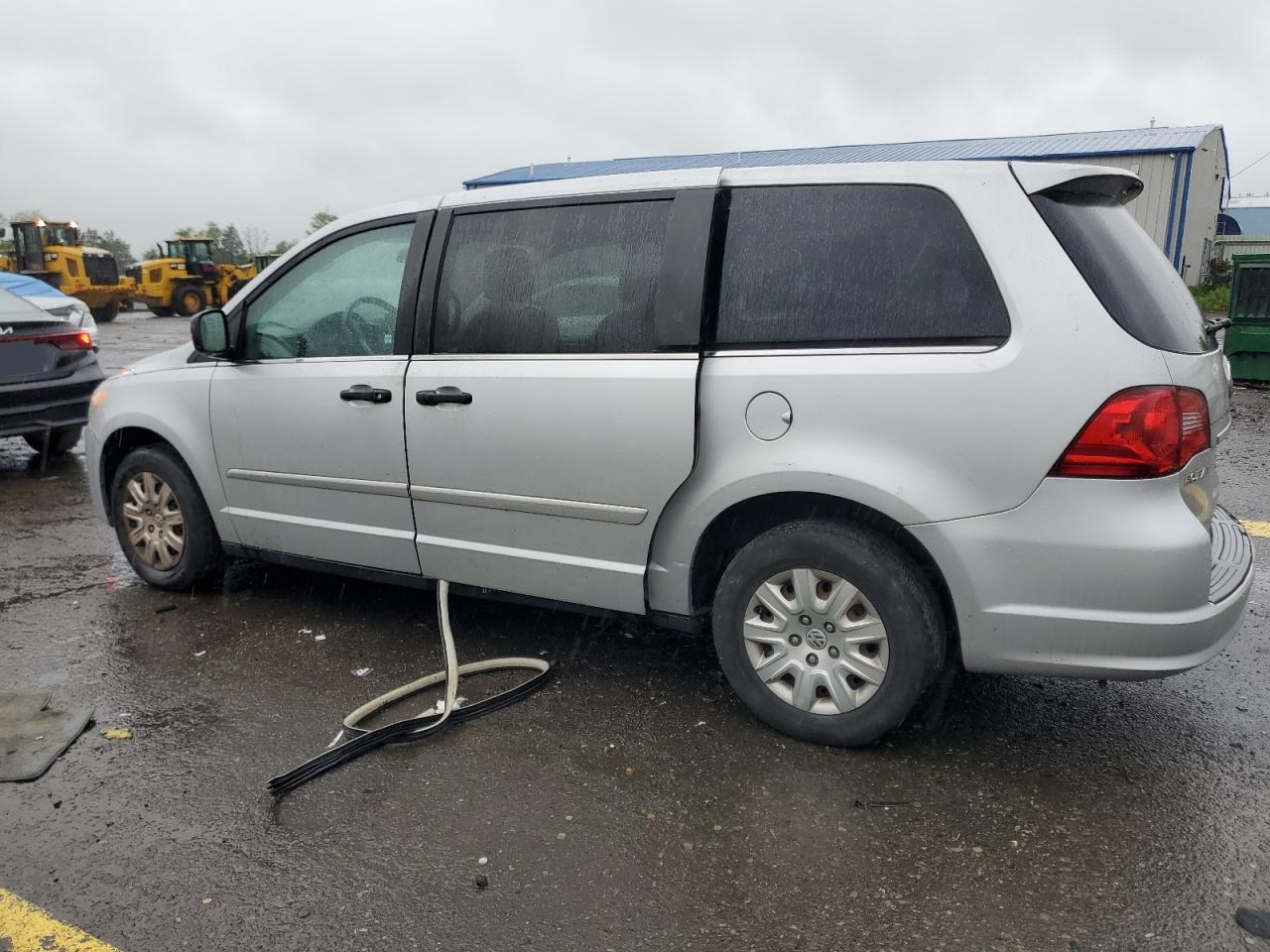 2V4RW4D16AR360645 2010 Volkswagen Routan S