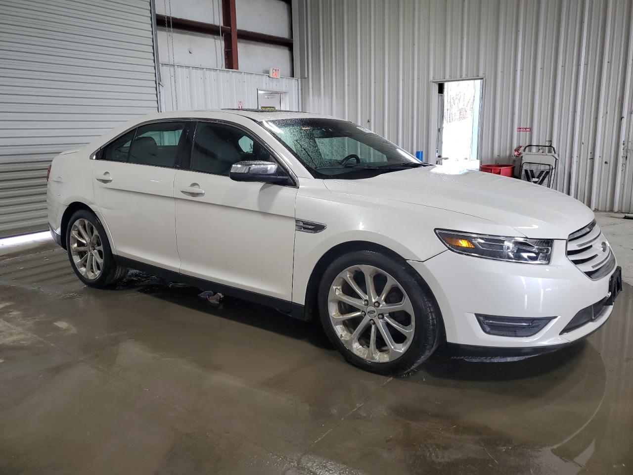 1FAHP2J83GG117965 2016 Ford Taurus Limited