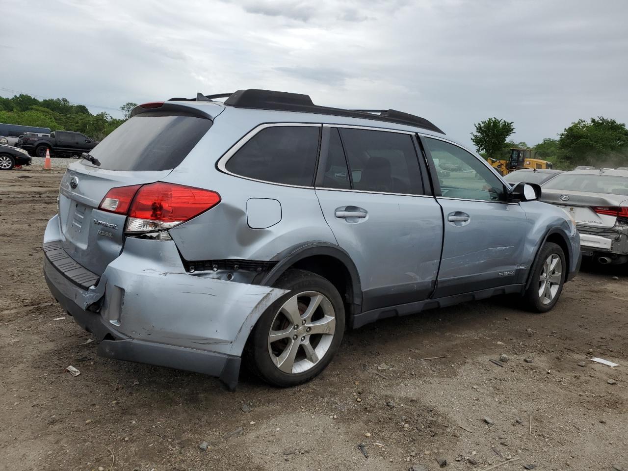 4S4BRBLC3E3211453 2014 Subaru Outback 2.5I Limited