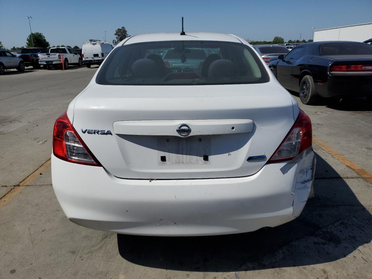 2014 Nissan Versa S vin: 3N1CN7AP5EL841036