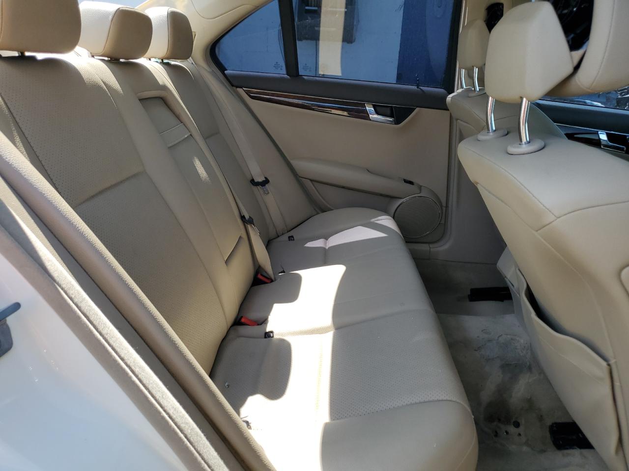 WDDGF8BB9AF488153 2010 Mercedes-Benz C 300 4Matic