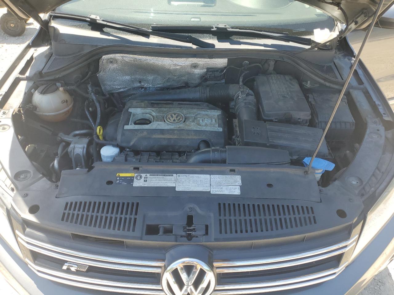 WVGBV7AXXGW075824 2016 Volkswagen Tiguan S