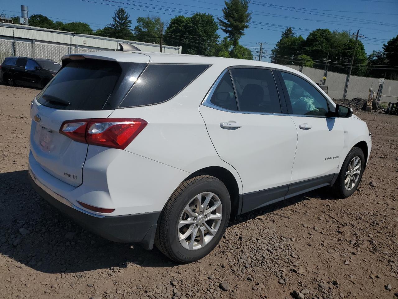 3GNAXUEV2KS596825 2019 Chevrolet Equinox Lt