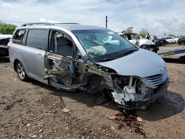 VIN 5TDKK3DC9FS643249 2015 Toyota Sienna, LE no.4