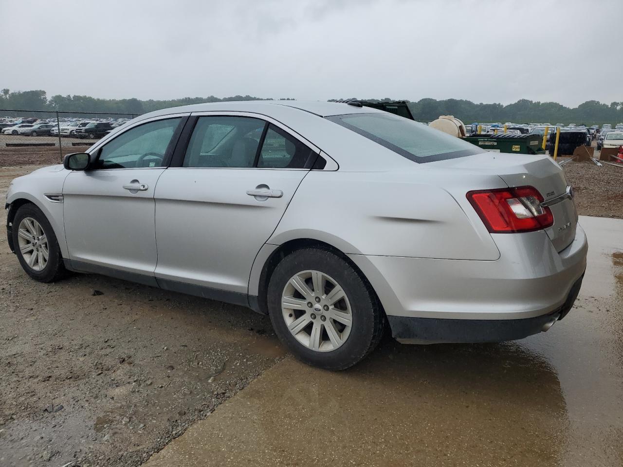 1FAHP2DW4BG170306 2011 Ford Taurus Se