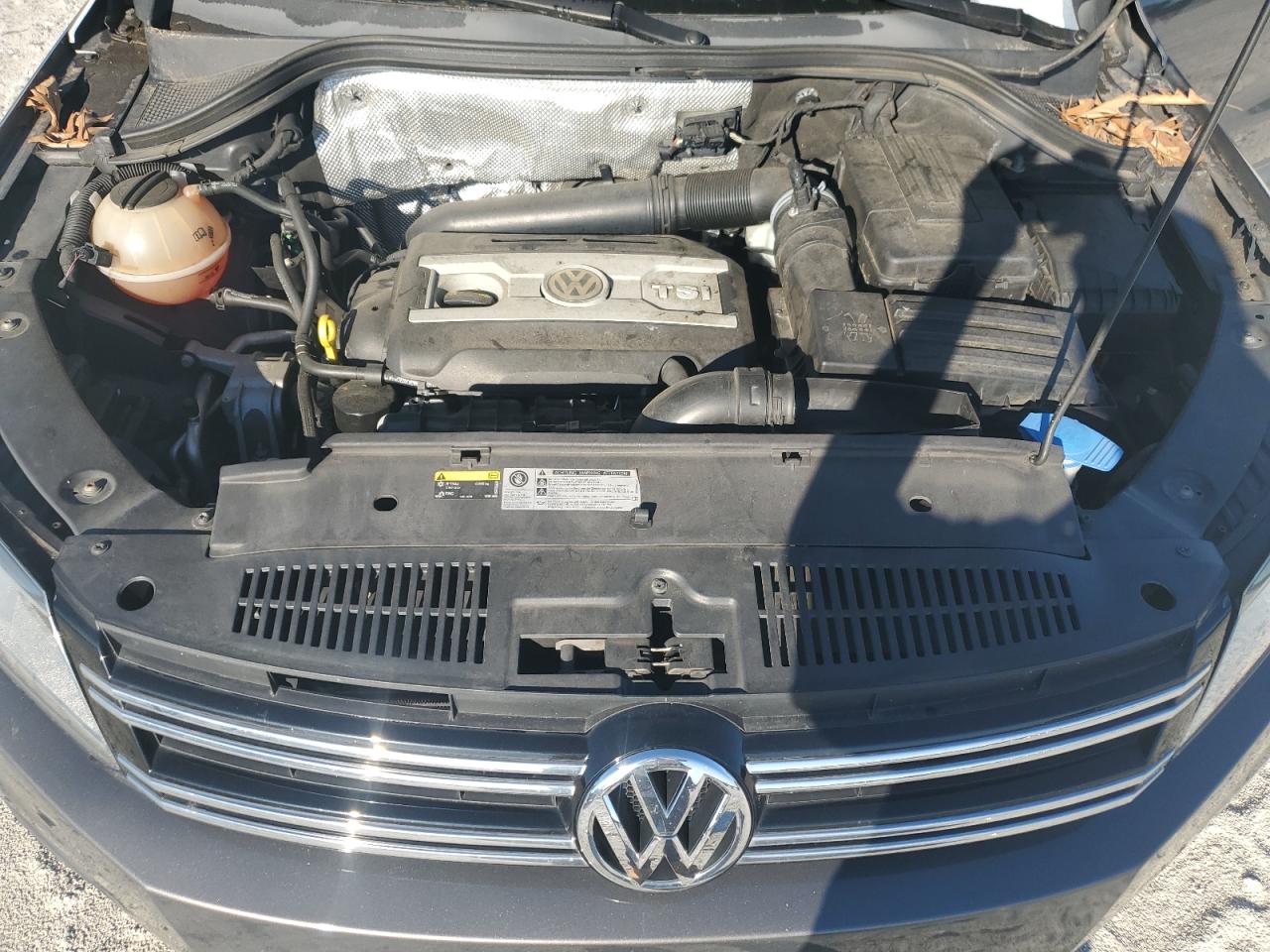 WVGAV7AX5GW590614 2016 Volkswagen Tiguan S