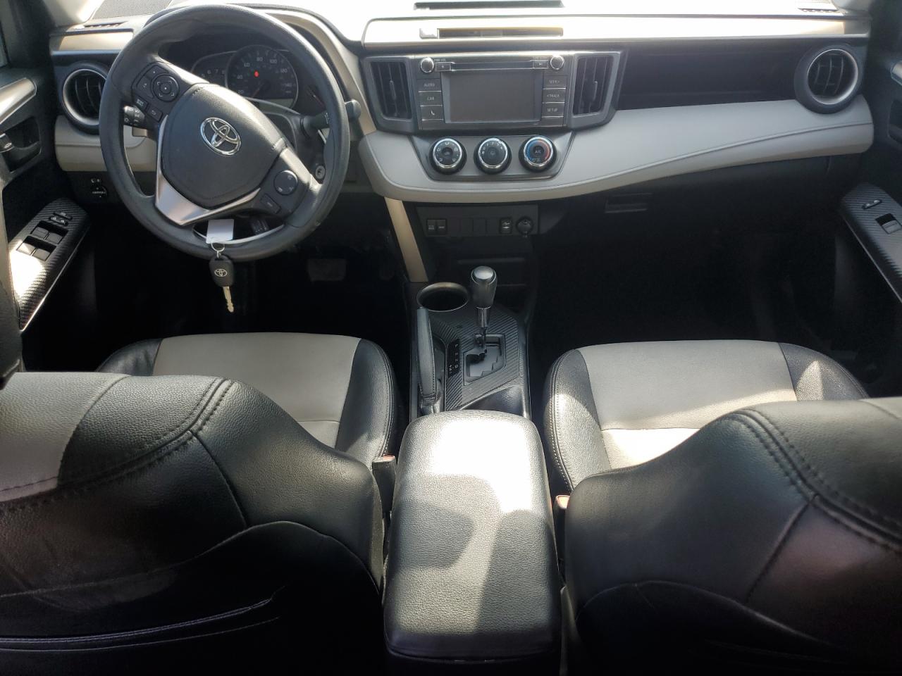 2T3ZFREV9FW184163 2015 Toyota Rav4 Le