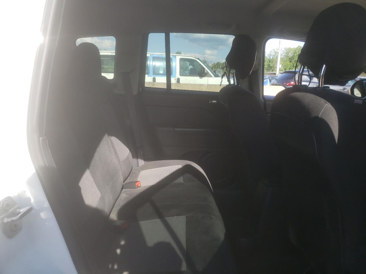 1C4NJDBB1HD155637 2017 Jeep Compass Sport