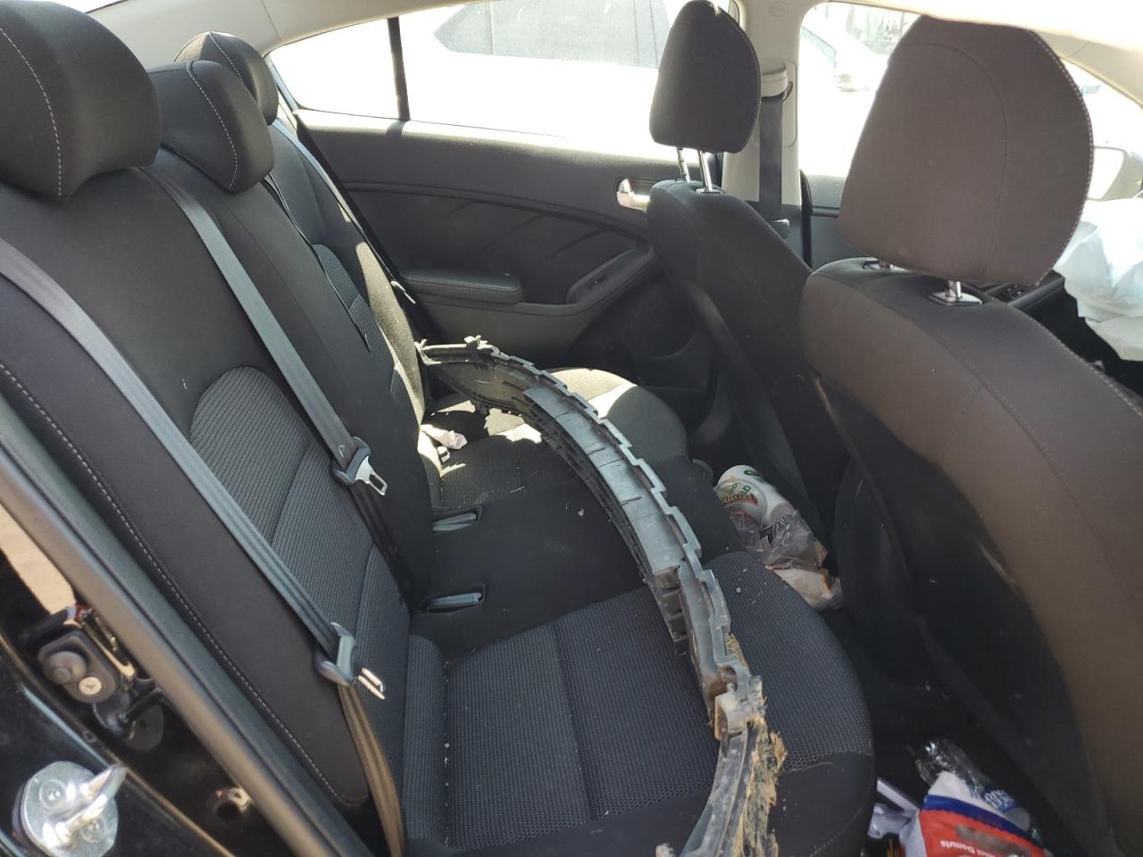 3KPFK4A72JE234950 2018 Kia Forte Lx