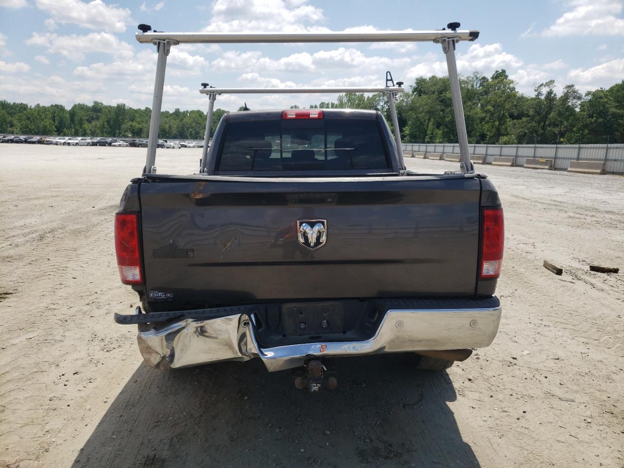 1C6RR6GG1HS582829 2017 Ram 1500 Slt