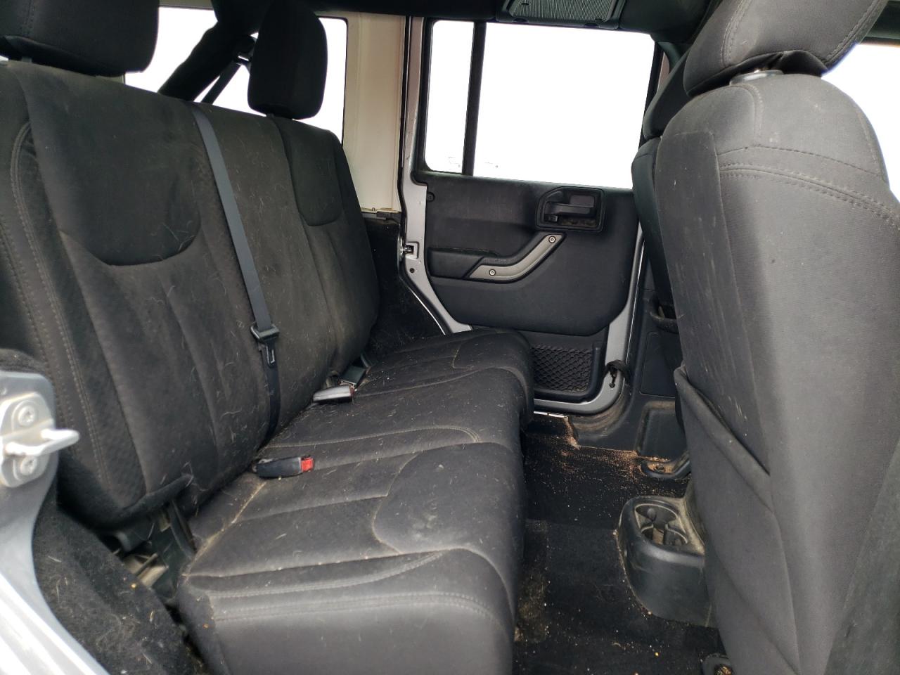 1C4BJWDG2GL319263 2016 Jeep Wrangler Unlimited Sport