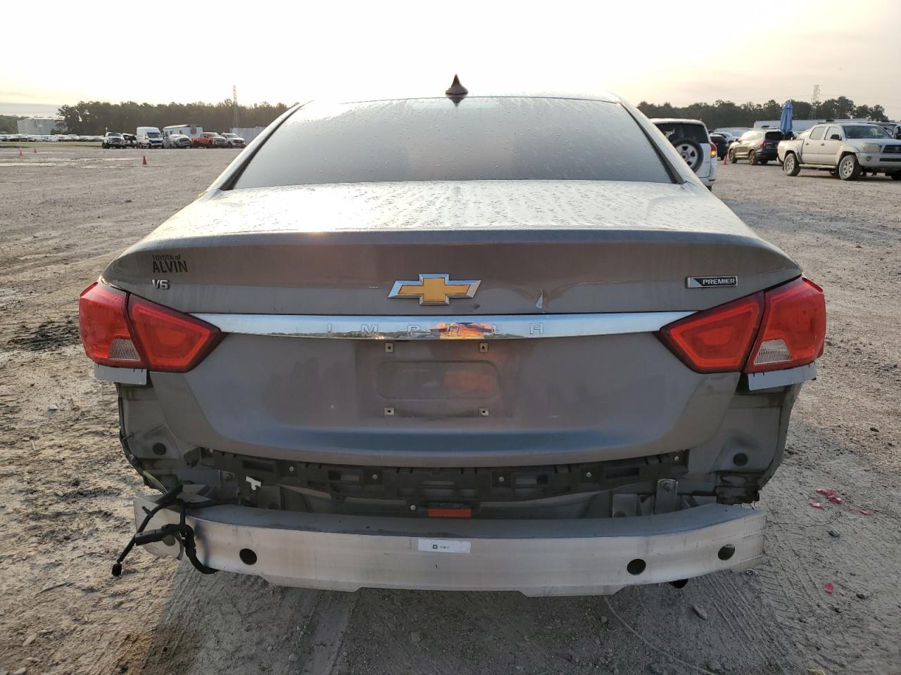 2G1125S38J9168245 2018 Chevrolet Impala Premier