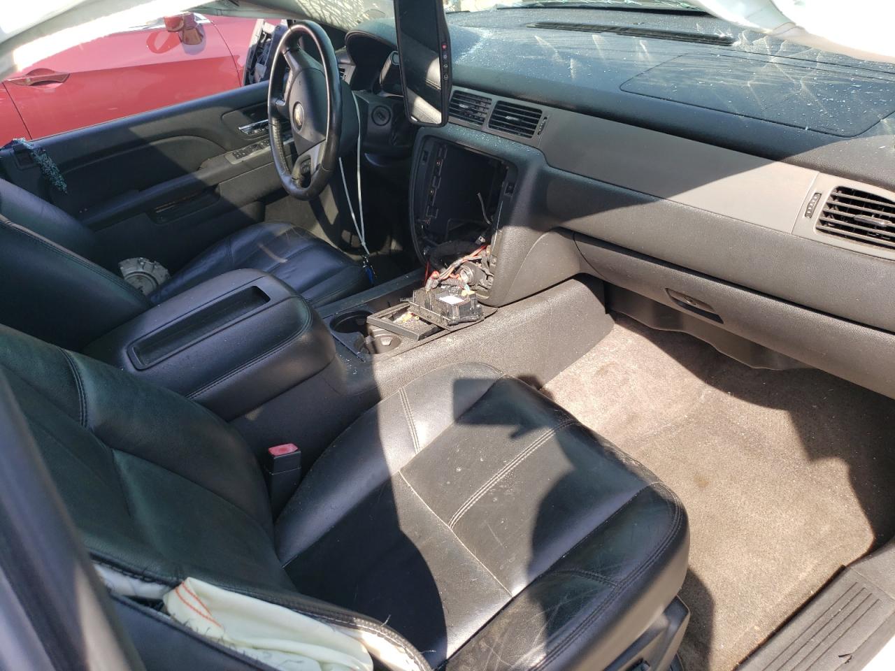 1GNSKBE01BR295476 2011 Chevrolet Tahoe K1500 Lt