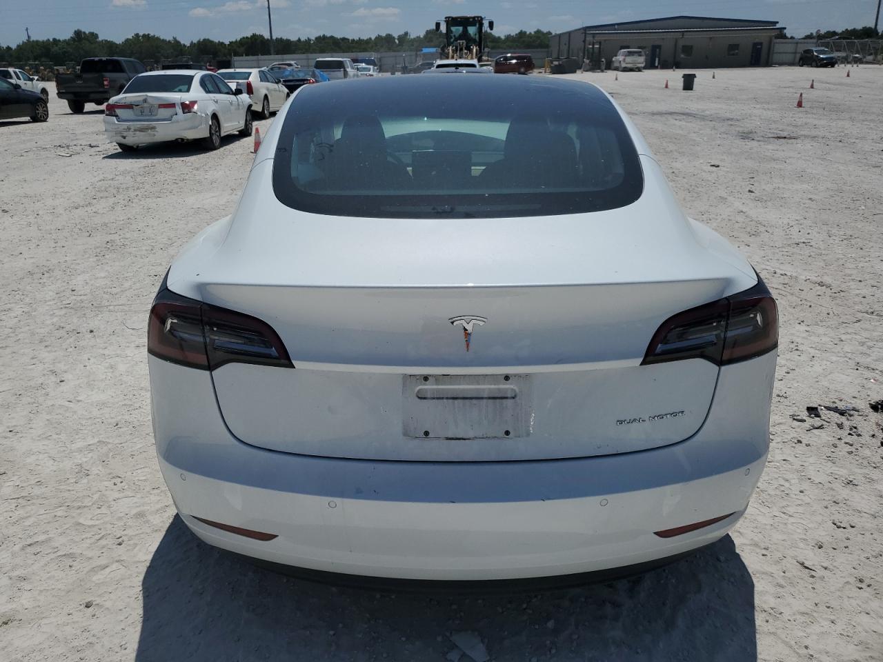 2018 Tesla Model 3 vin: 5YJ3E1EB4JF088844