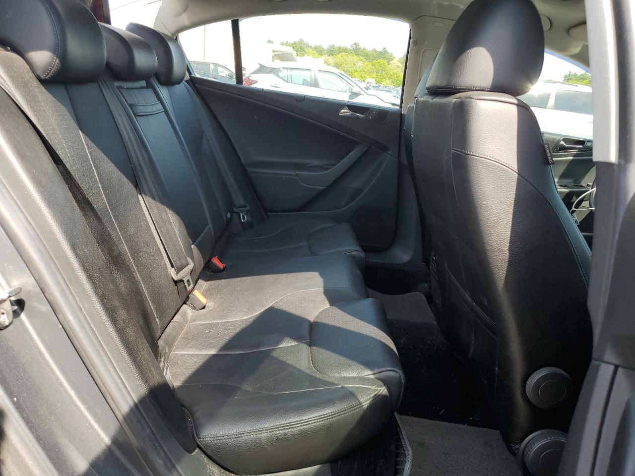 WVWAK73CX8E230334 2008 Volkswagen Passat Komfort