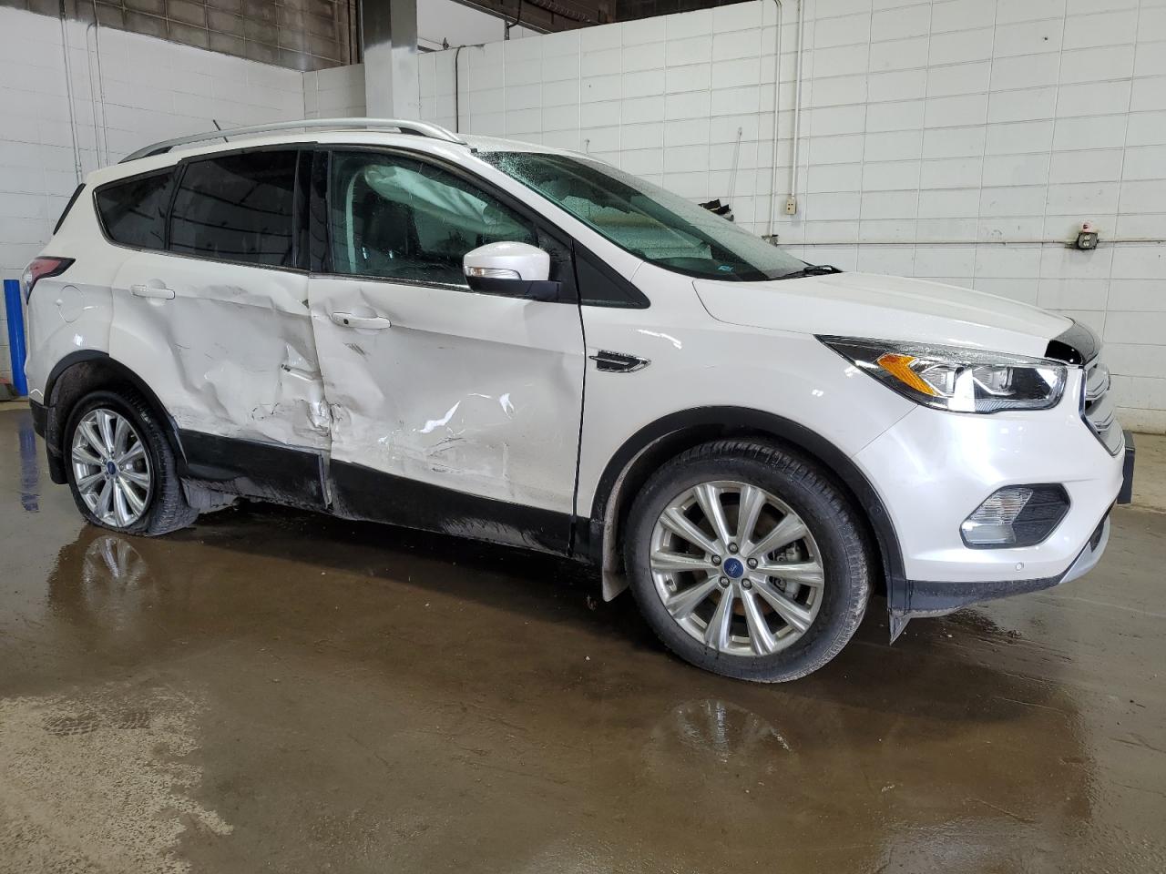 2018 Ford Escape Titanium vin: 1FMCU9J93JUA02639