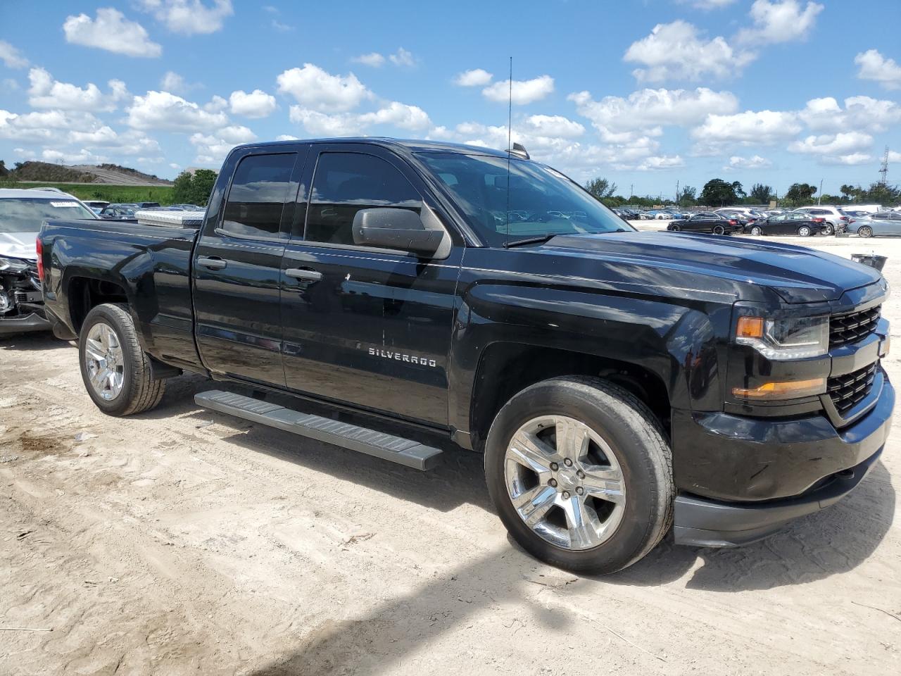 2GCRCMEC7K1161266 2019 Chevrolet Silverado Ld C1500 Custom