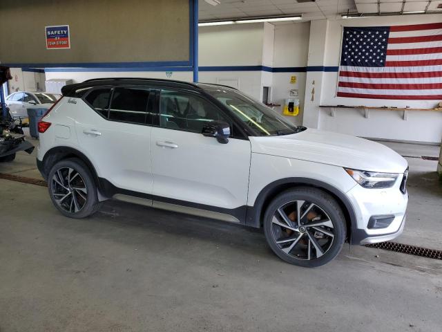 2020 Volvo Xc40 T5 R-Design VIN: YV4162UM9L2307734 Lot: 68435613