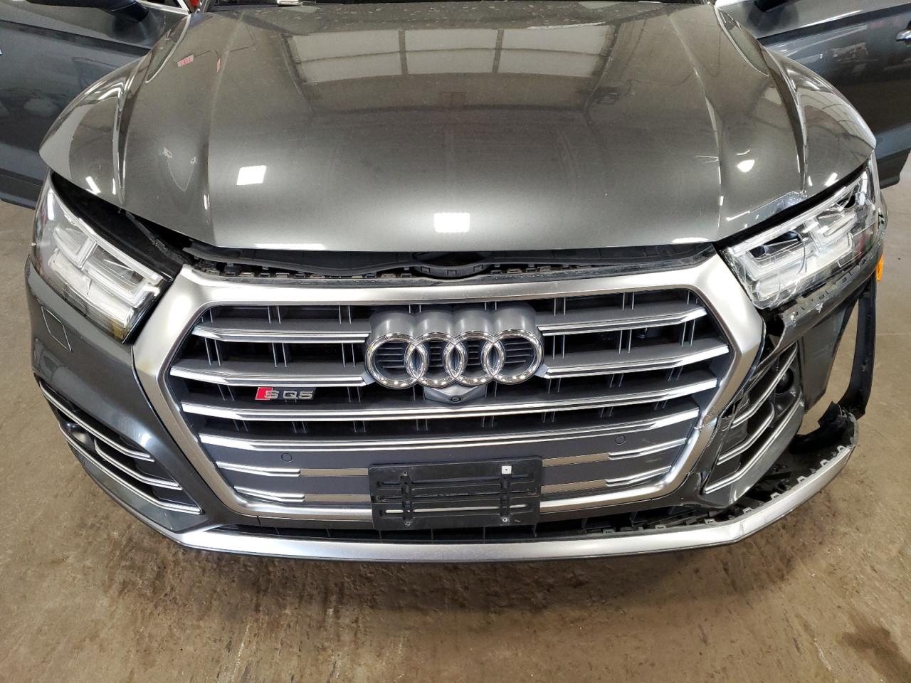 WA1C4AFYXK2069963 2019 Audi Sq5 Prestige