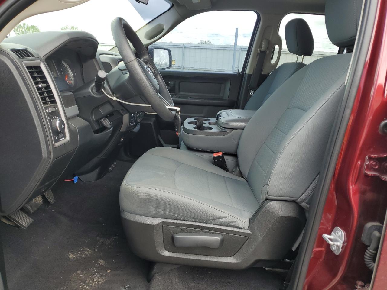 1C6RR7FT1JS153216 2018 Ram 1500 St