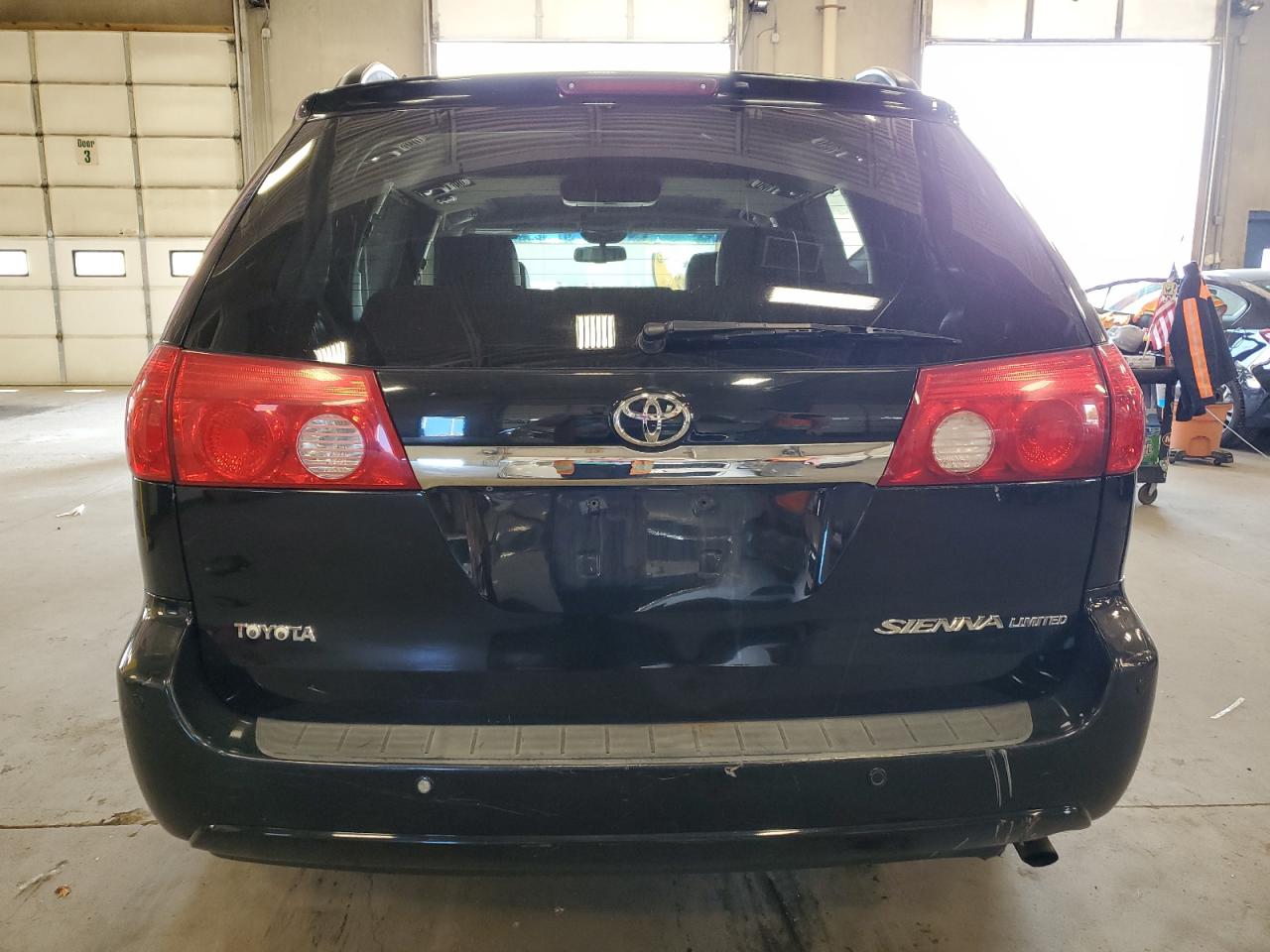 5TDZK22CX8S131062 2008 Toyota Sienna Xle