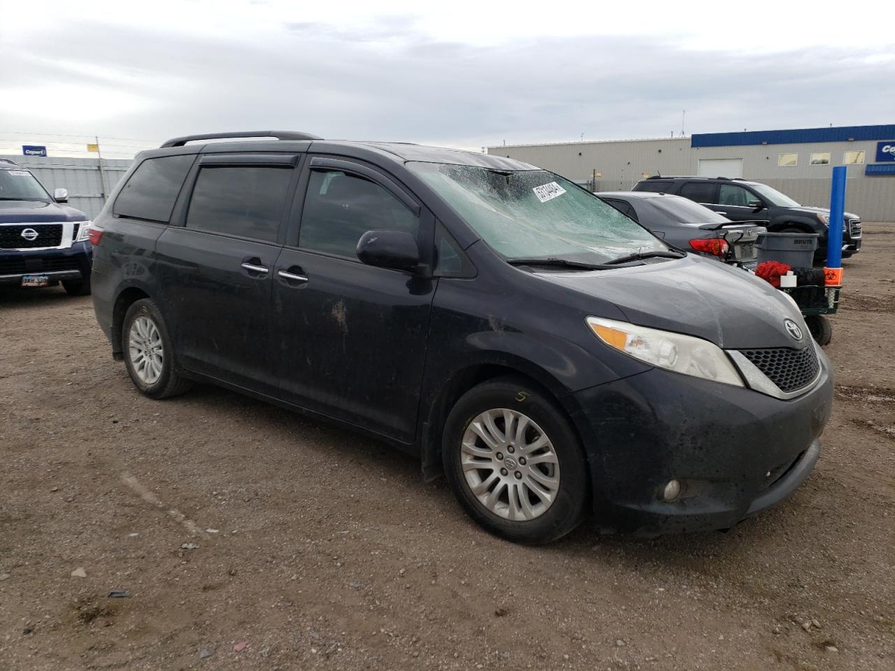 5TDYZ3DC8HS864866 2017 Toyota Sienna Xle