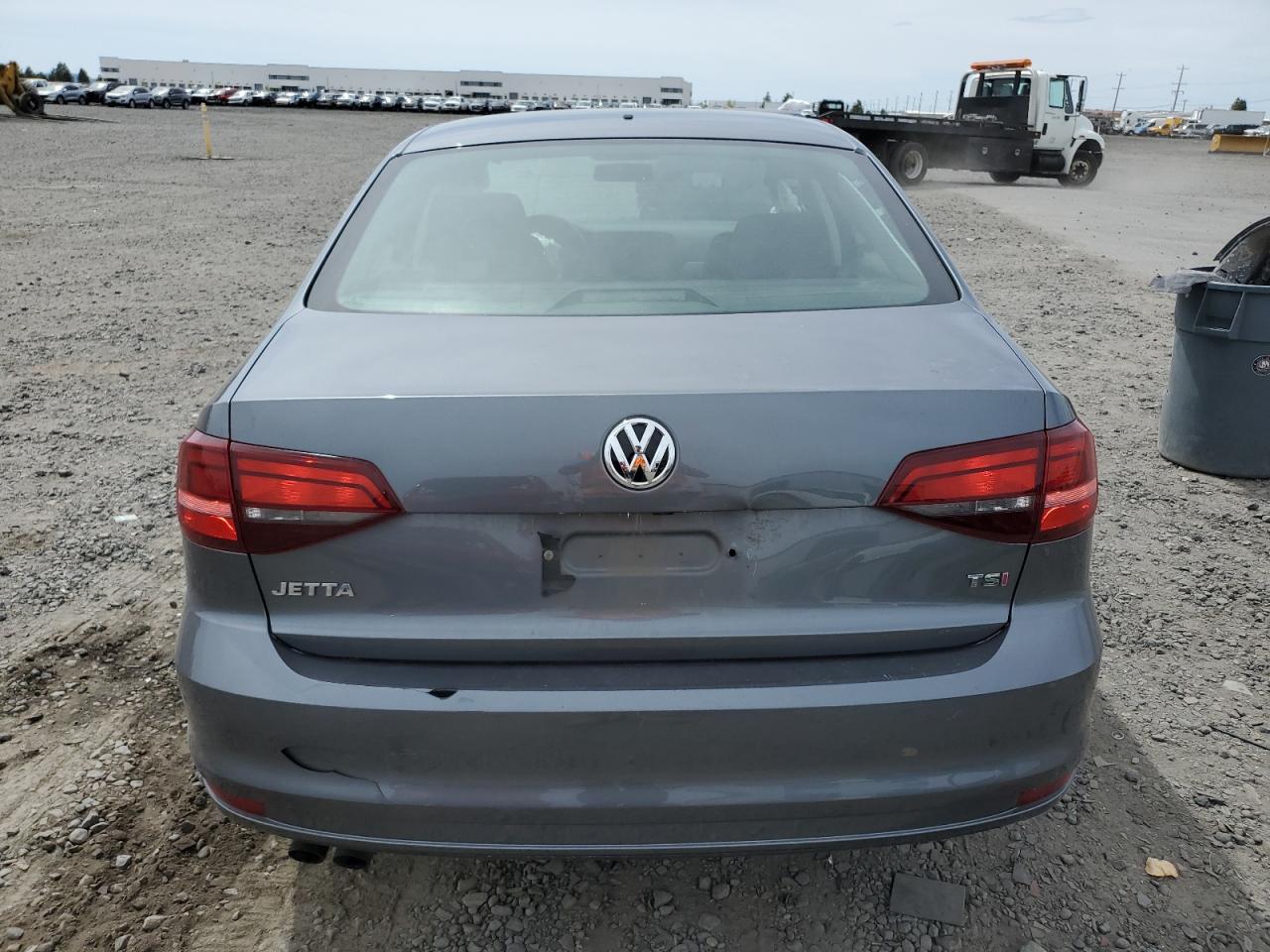 3VW2B7AJ2JM212770 2018 Volkswagen Jetta S