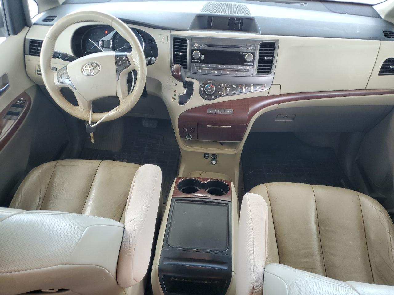 5TDYK3DC8ES508725 2014 Toyota Sienna Xle