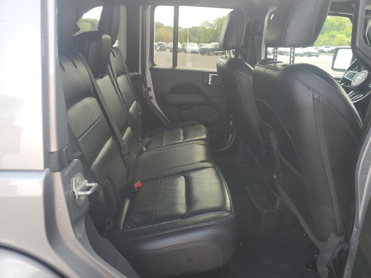 1C4HJXEN2LW242819 2020 Jeep Wrangler Unlimited Sahara