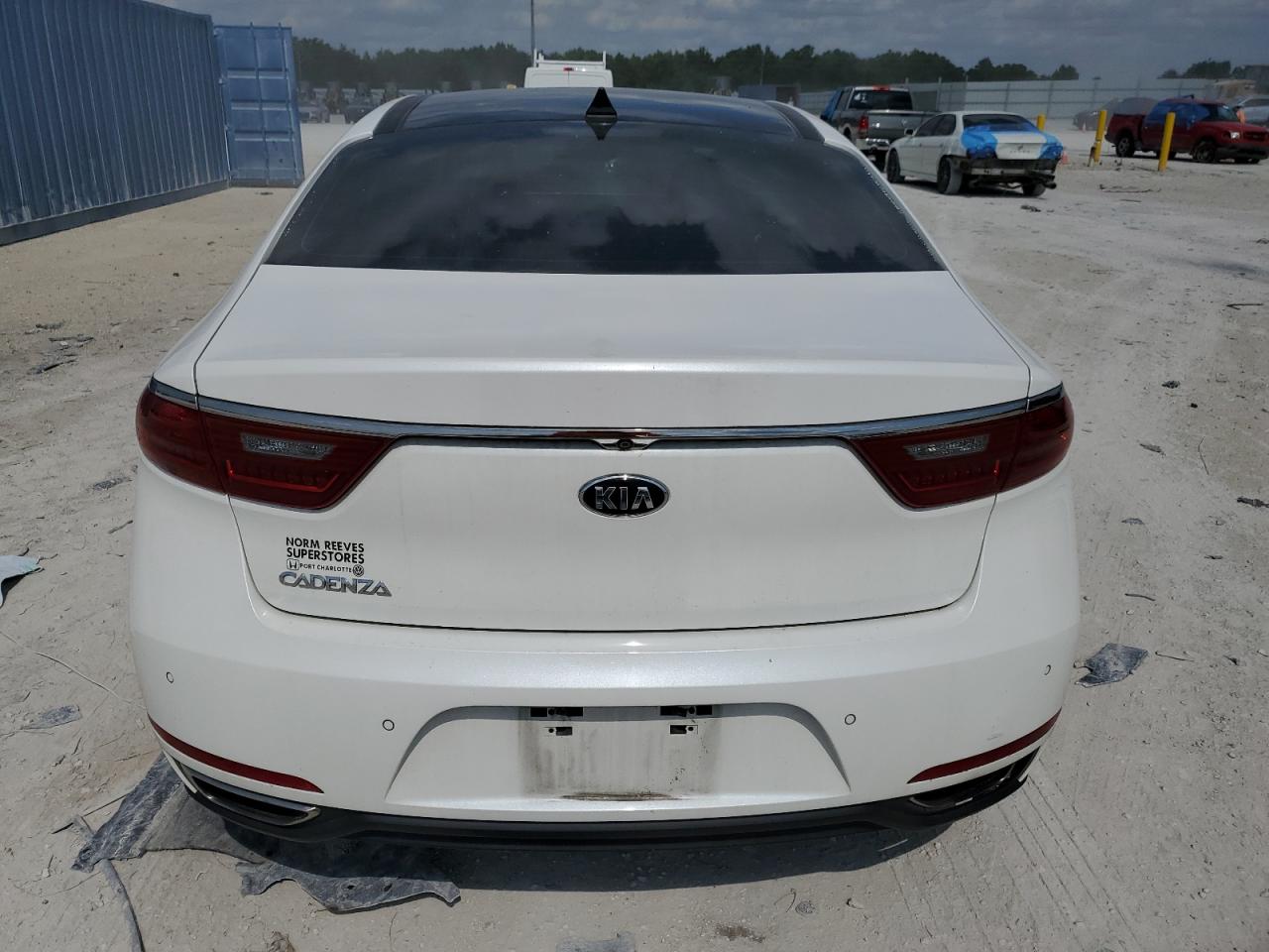 KNALC4J14H5083673 2017 Kia Cadenza Premium