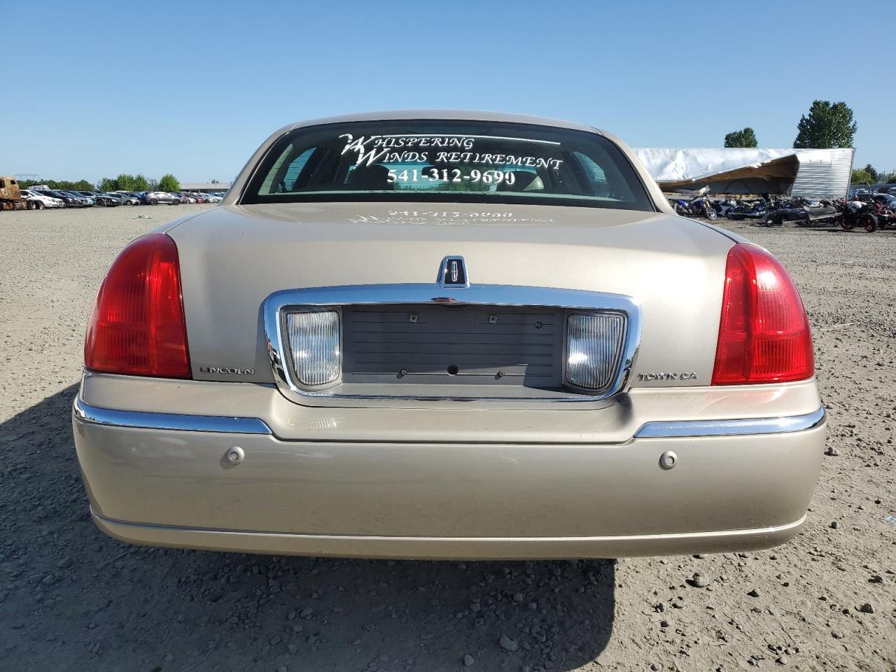 1LNHM82W85Y634393 2005 Lincoln Town Car Signature Limited