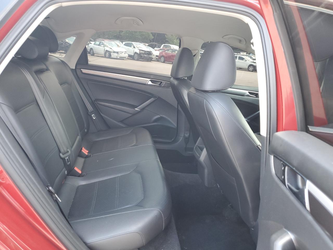 1VWDT7A37HC006301 2017 Volkswagen Passat R-Line