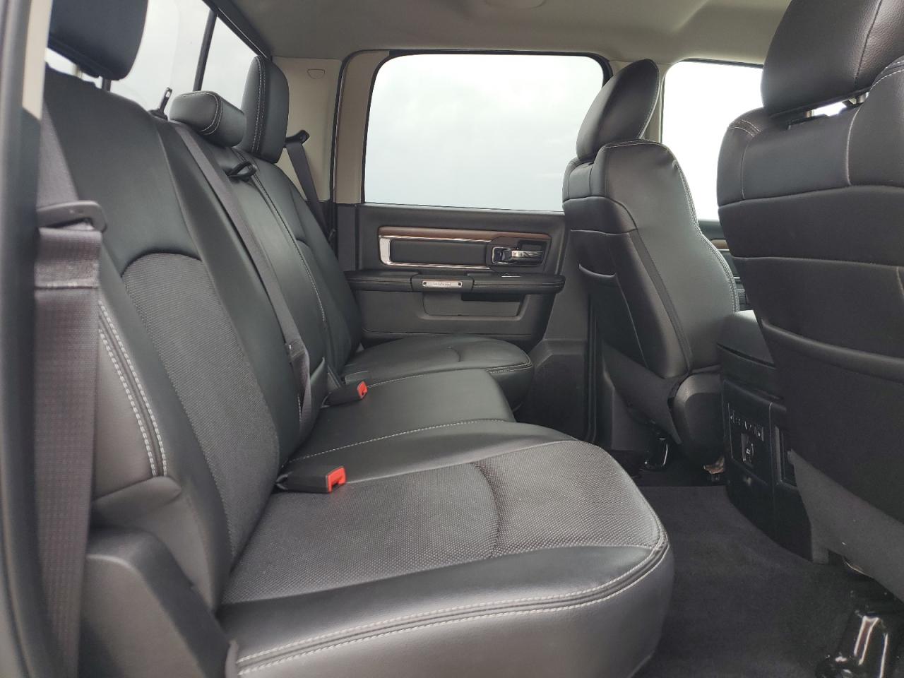 1C6RR7NT1FS643440 2015 Ram 1500 Laramie