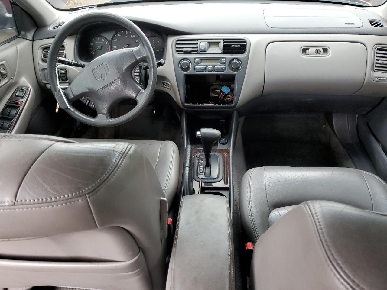 1HGCG1656YA074774 2000 Honda Accord Ex