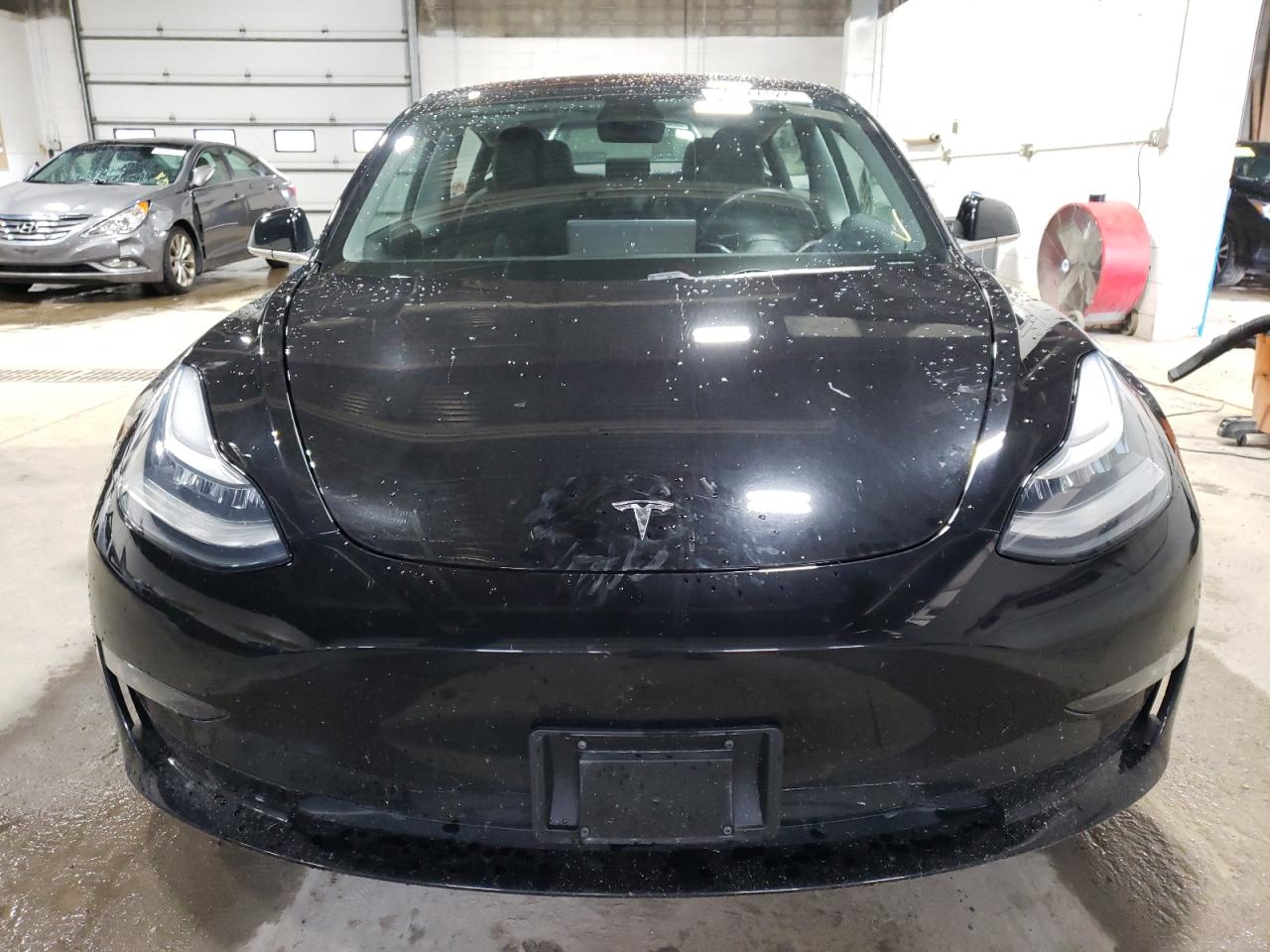 5YJ3E1EB1JF128913 2018 Tesla Model 3