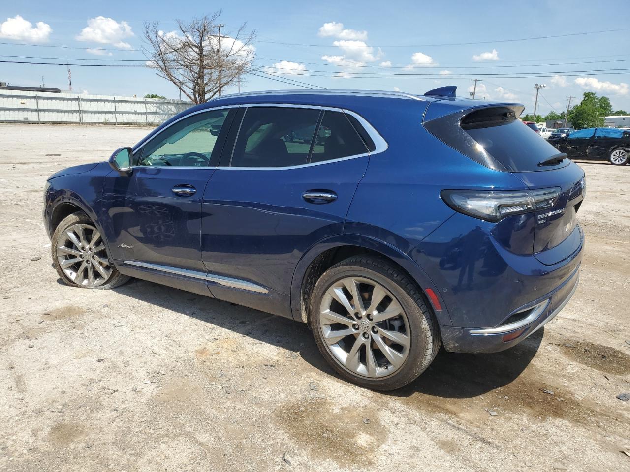 LRBFZSR43ND071371 2022 Buick Envision Avenir