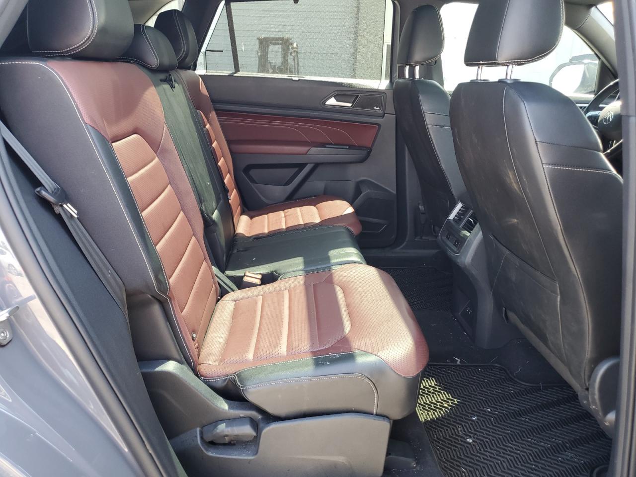 1V2FE2CA2MC214695 2021 Volkswagen Atlas Cross Sport Sel Premium R-Line