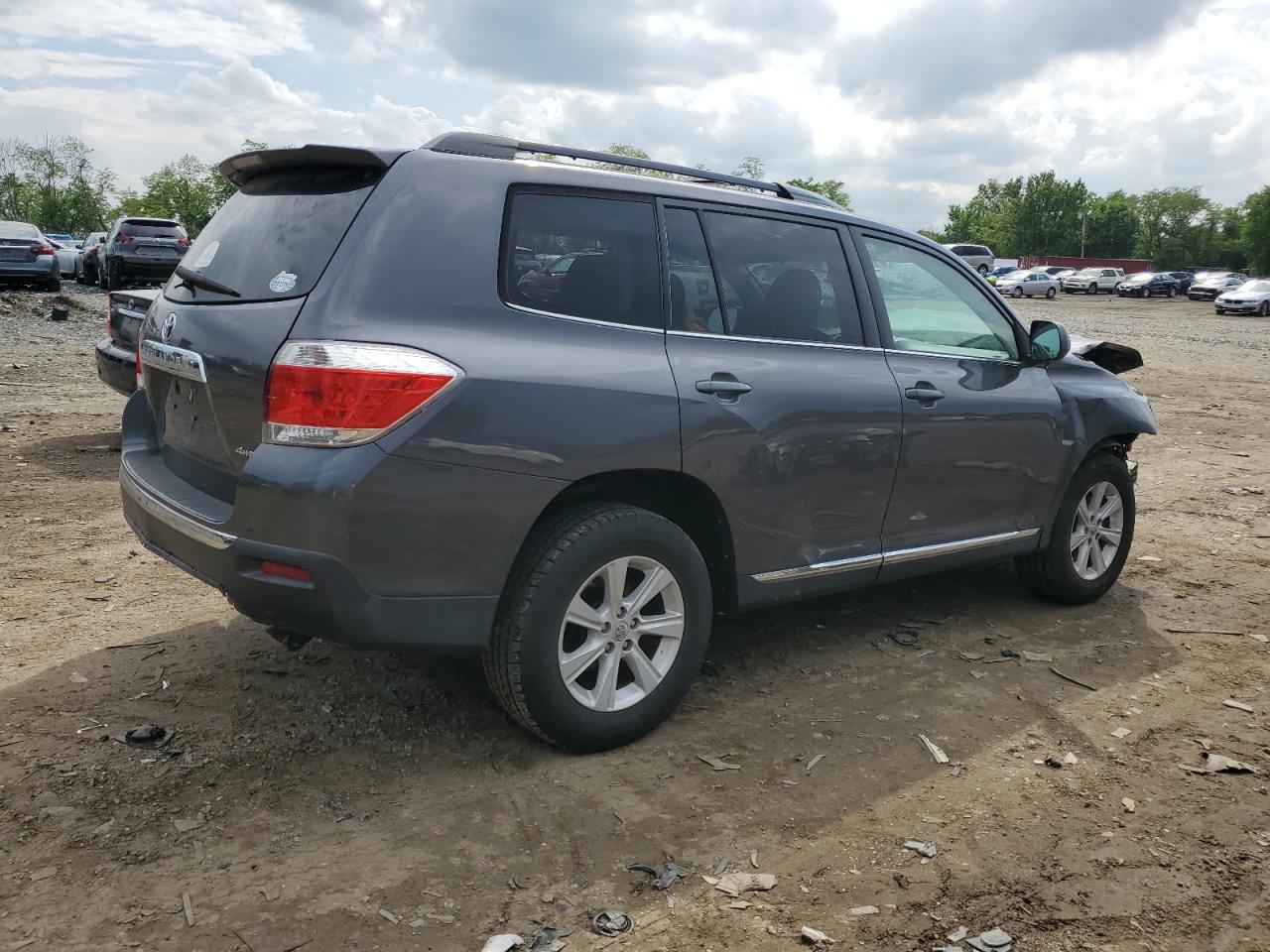 5TDBK3EH4CS139388 2012 Toyota Highlander Base